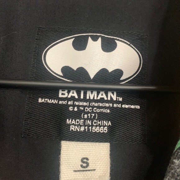 Batman DC Comics Hawaiian Floral Surfing Batman Button Down Shirt Men’s Sz S - Picture 3 of 7